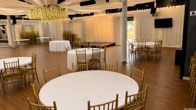 7402 NEW LAREDO HWY, San Antonio, TX 78211