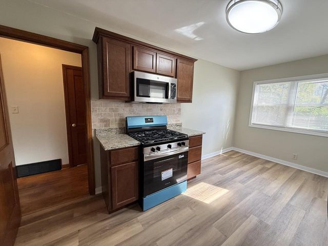 1900 S 95th STREET, Milwaukee, WI 53227