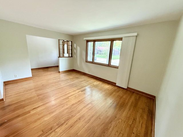 1900 S 95th STREET, Milwaukee, WI 53227