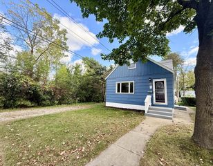 1900 S 95th STREET, Milwaukee, WI 53227