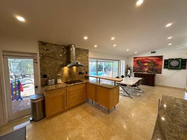 2524 Gulfstream Lane, Fort Lauderdale, FL 33312