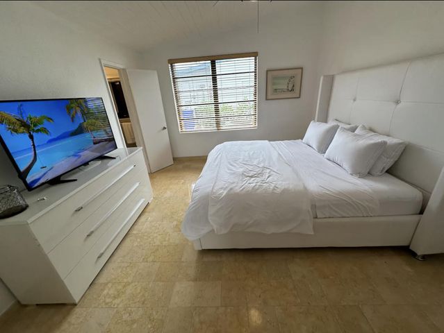 2524 Gulfstream Lane, Fort Lauderdale, FL 33312