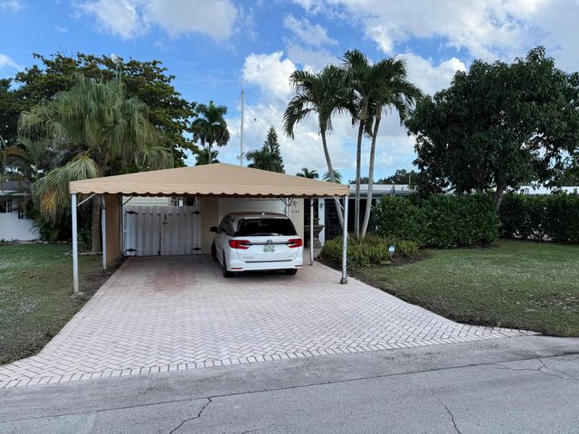 2524 Gulfstream Lane, Fort Lauderdale, FL 33312