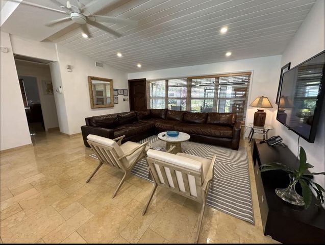 2524 Gulfstream Lane, Fort Lauderdale, FL 33312