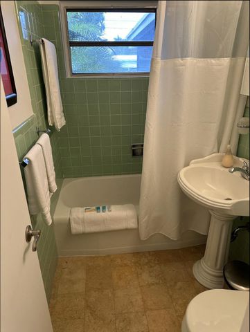 2524 Gulfstream Lane, Fort Lauderdale, FL 33312