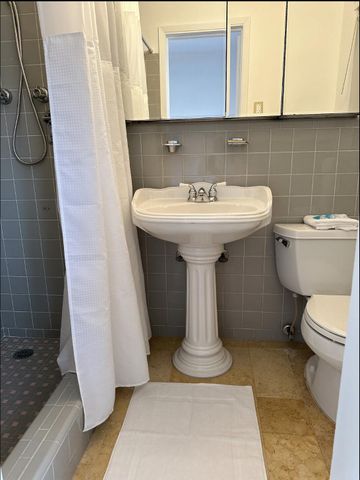 2524 Gulfstream Lane, Fort Lauderdale, FL 33312