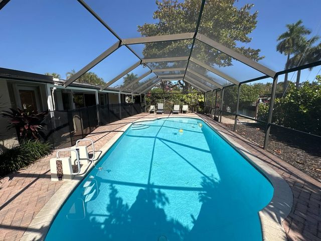 2524 Gulfstream Lane, Fort Lauderdale, FL 33312