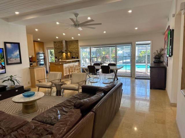 2524 Gulfstream Lane, Fort Lauderdale, FL 33312