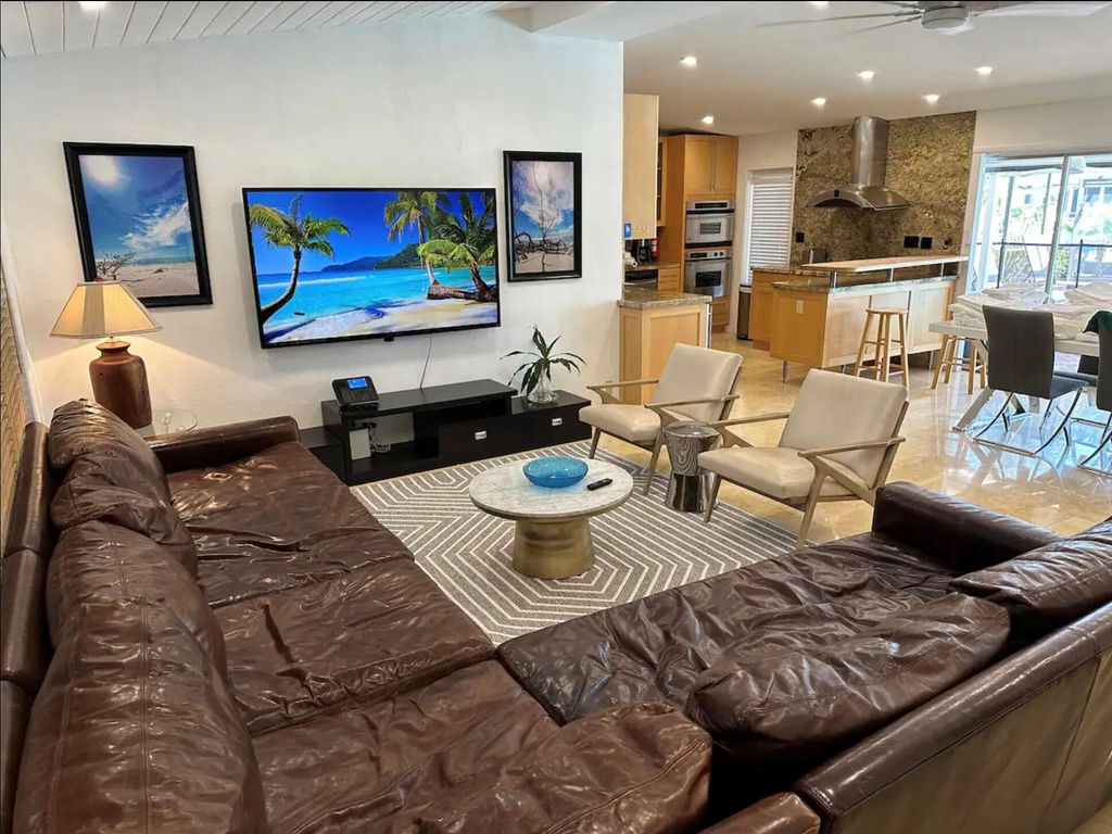 2524 Gulfstream Lane, Fort Lauderdale, FL 33312