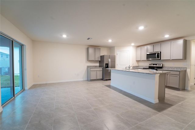 9206 SAPPHIRE CREEK PLACE, Tampa, FL 33637