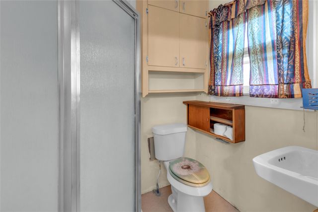 819 W Liveoak St, Coleman, TX 76834