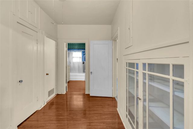 819 W Liveoak St, Coleman, TX 76834