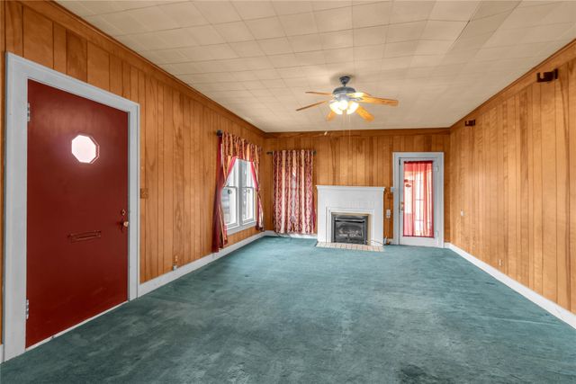 819 W Liveoak St, Coleman, TX 76834