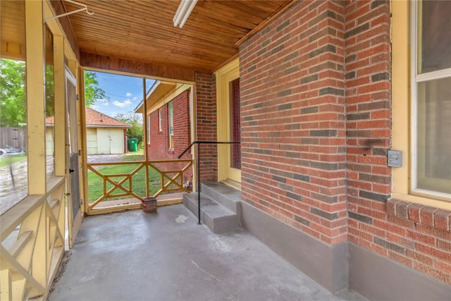 819 W Liveoak St, Coleman, TX 76834