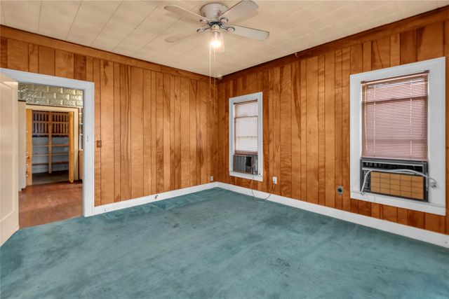 819 W Liveoak St, Coleman, TX 76834