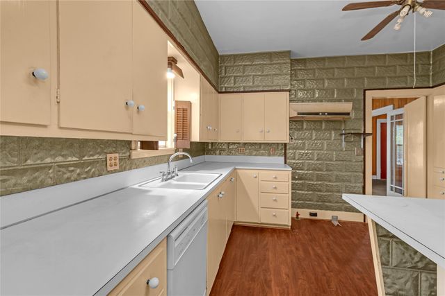 819 W Liveoak St, Coleman, TX 76834