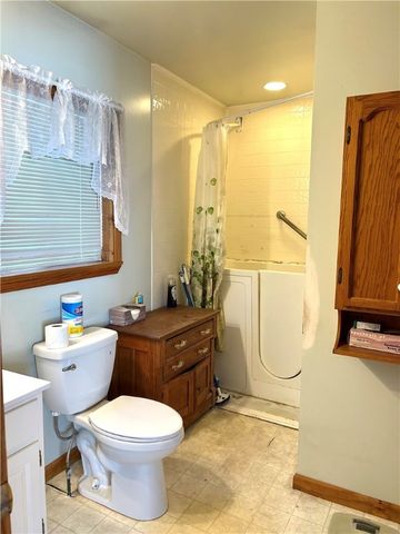 105 Rondelay Drive, Cheektowaga, NY 14227