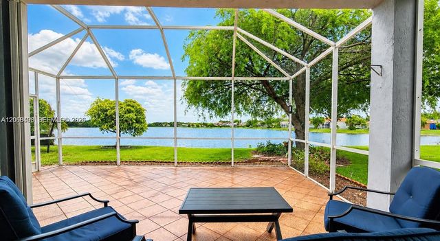 963 Falling Water Road, Weston, FL 33326