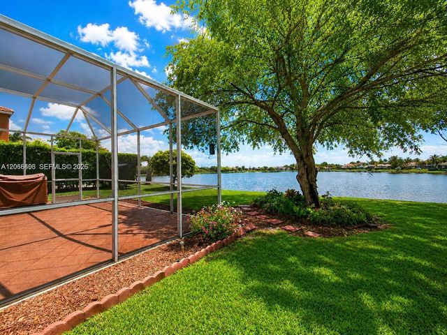 963 Falling Water Road, Weston, FL 33326