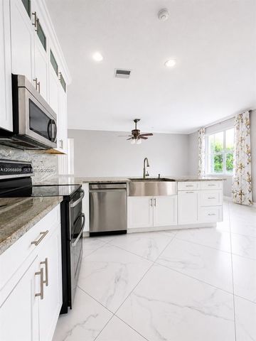963 Falling Water Road, Weston, FL 33326