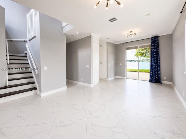 963 Falling Water Road, Weston, FL 33326