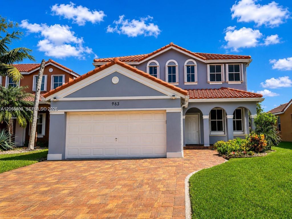 963 Falling Water Road, Weston, FL 33326