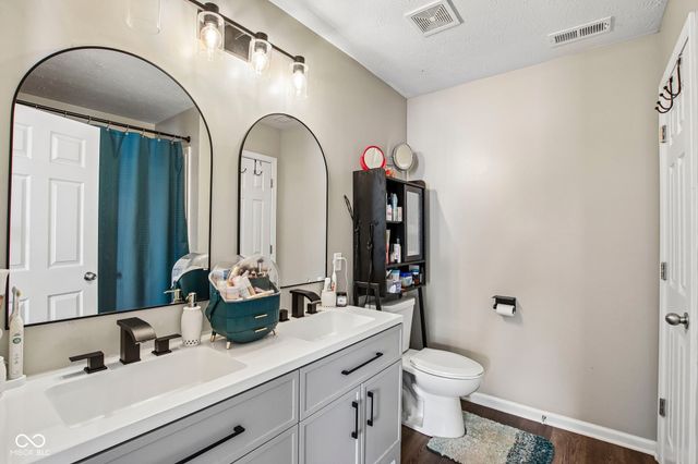 3079 Harvest Grove Lane, Bargersville, IN 46106