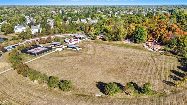 5703 Cantigny Way N, Carmel, IN 46033
