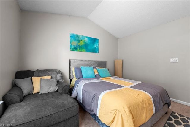 2 Tannenbaum Circle, Greensboro, NC 27410