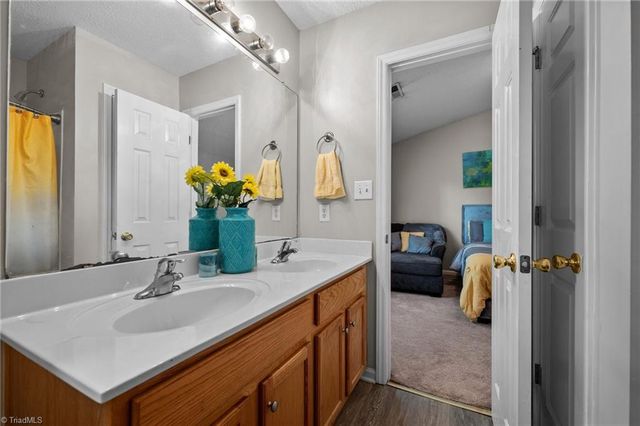 2 Tannenbaum Circle, Greensboro, NC 27410