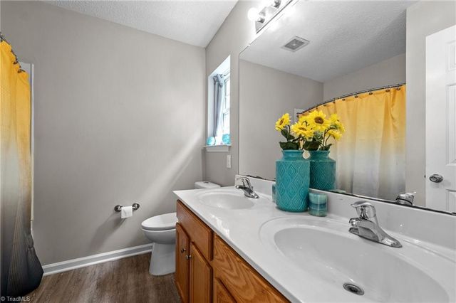 2 Tannenbaum Circle, Greensboro, NC 27410