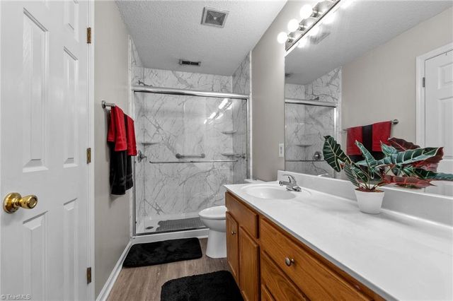 2 Tannenbaum Circle, Greensboro, NC 27410