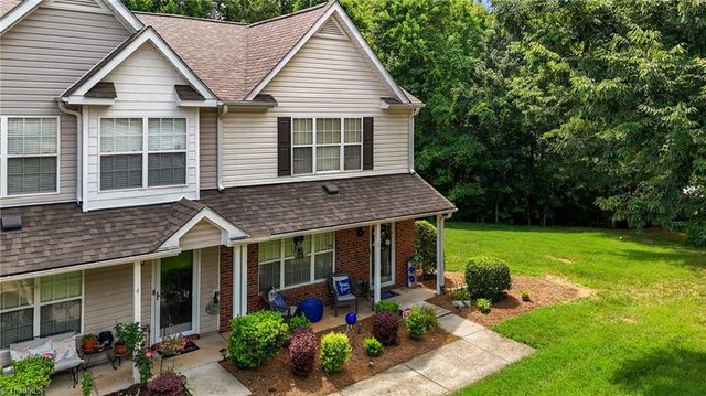 2 Tannenbaum Circle, Greensboro, NC 27410