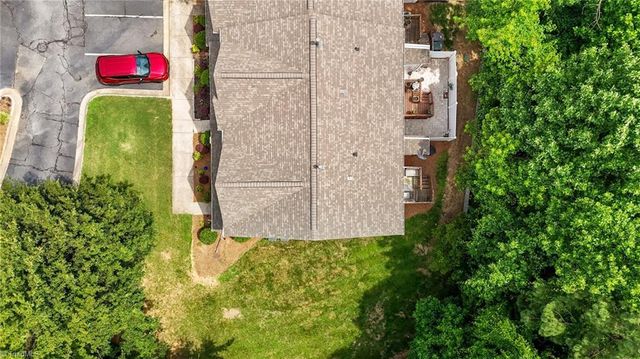 2 Tannenbaum Circle, Greensboro, NC 27410