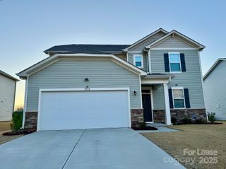 7032 Maple Run Circle, Charlotte, NC 28215