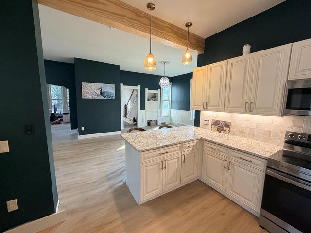 300 W Chestnut STREET, Burlington, WI 53105
