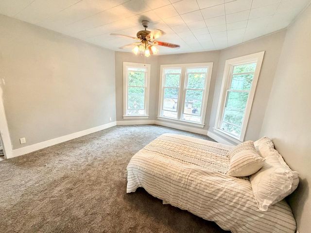 300 W Chestnut STREET, Burlington, WI 53105