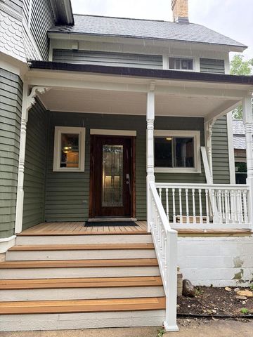 300 W Chestnut STREET, Burlington, WI 53105