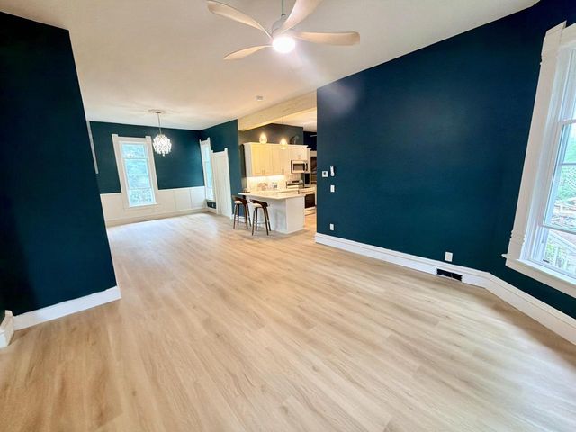 300 W Chestnut STREET, Burlington, WI 53105