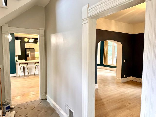 300 W Chestnut STREET, Burlington, WI 53105