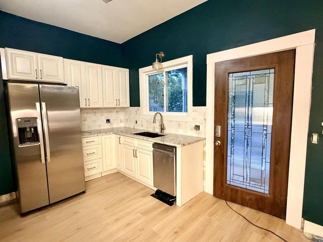 300 W Chestnut STREET, Burlington, WI 53105