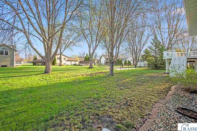 18 La Mar Court, North Mankato, MN 56003