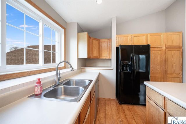 18 La Mar Court, North Mankato, MN 56003