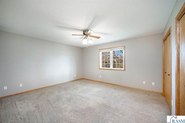 18 La Mar Court, North Mankato, MN 56003