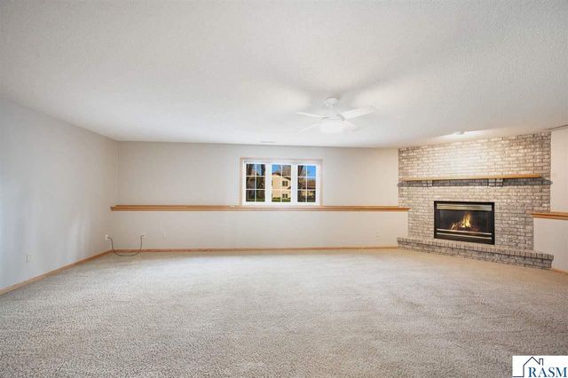 18 La Mar Court, North Mankato, MN 56003