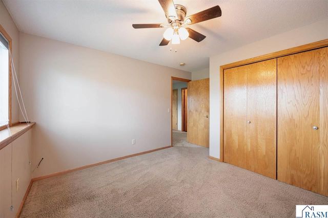 18 La Mar Court, North Mankato, MN 56003