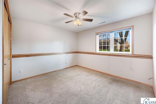 18 La Mar Court, North Mankato, MN 56003