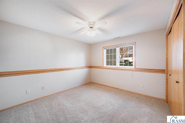 18 La Mar Court, North Mankato, MN 56003