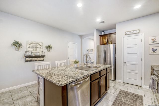 724 Rusty Gate Way, New Braunfels, TX 78130