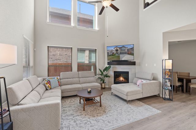 3904 Ford Drive, Heartland, TX 75126